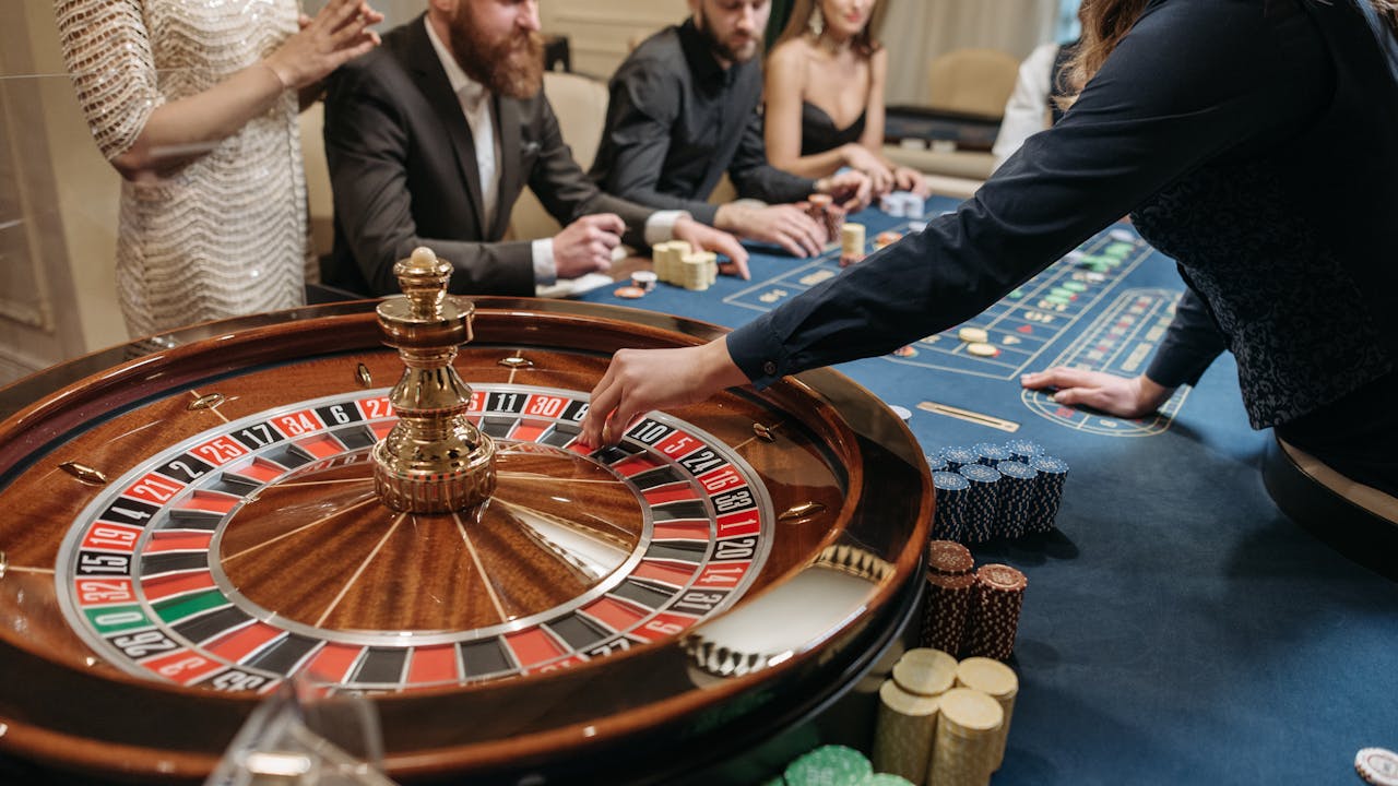 Live dealer gaming